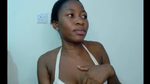 Snapshot of cocopiexx chatting on November 1, 2025, 12:40 pm sachi online show from November 1, 2025, 12:40 pm