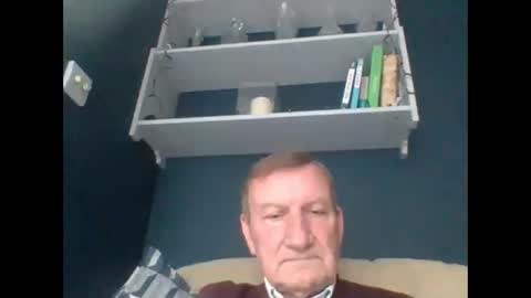 Snapshot of colinbeech chatting on December 3, 2024, 2:38 pm colinbeech online show from December 3, 2024, 2:38 pm