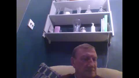 Snapshot of colinbeech chatting on January 13, 2025, 5:33 pm colinbeech online show from January 13, 2025, 5:33 pm