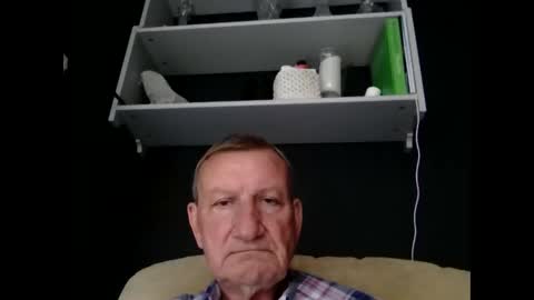 Snapshot of colinbeech chatting on October 7, 2025, 12:46 pm colinbeech online show from October 7, 2025, 12:46 pm