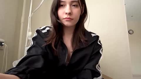 Snapshot of colleneqadir chatting on December 16, 2025, 11:26 am Misa 3 online show from December 16, 2025, 11:26 am