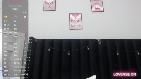 Snapshot of colombia_mommy_ chatting on December 23, 2024, 12:30 pm GRETCHEN online show from December 23, 2024, 12:30 pm