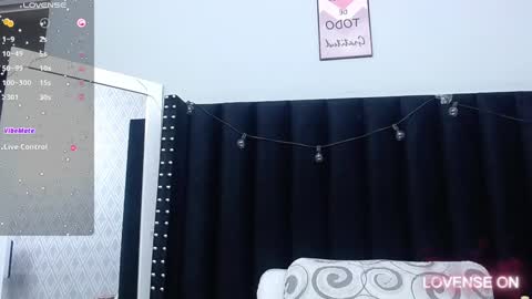 Snapshot of colombia_mommy_ chatting on January 8, 2025, 12:15 pm GRETCHEN online show from January 8, 2025, 12:15 pm