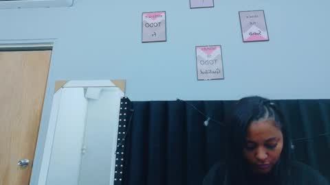  GRETCHEN  online show from November 21, 2025, 12:37 pm