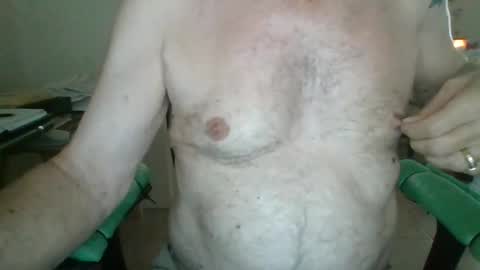 Snapshot of comeonmymouth chatting on October 8, 2025, 2:25 pm comeonmymouth online show from October 8, 2025, 2:25 pm