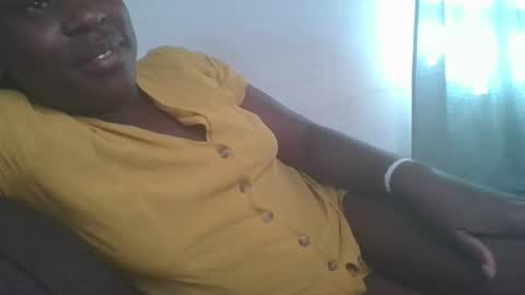 Snapshot of comicalcara chatting on January 31, 2025, 2:17 pm Cara online show from January 31, 2025, 2:17 pm