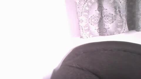 Snapshot of comicalcara chatting on March 10, 2025, 6:16 am Cara online show from March 10, 2025, 6:16 am