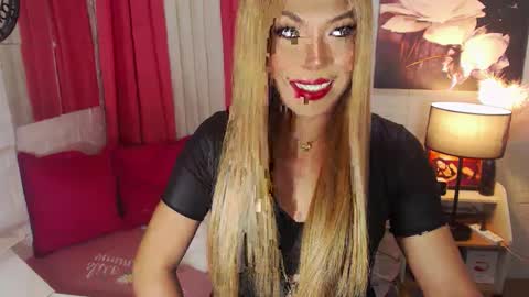 Snapshot of commanderofsexx chatting on January 26, 2025, 2:24 am QUEEN SABRINA online show from January 26, 2025, 2:24 am
