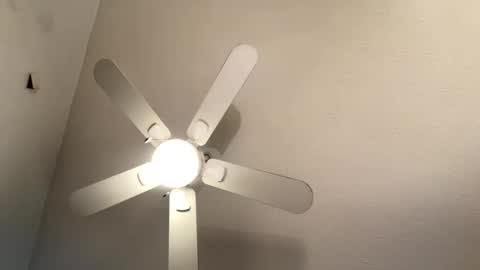 Snapshot of comnfromme1 chatting on September 18, 2025, 10:56 pm comnfromme1 online show from September 18, 2025, 10:56 pm