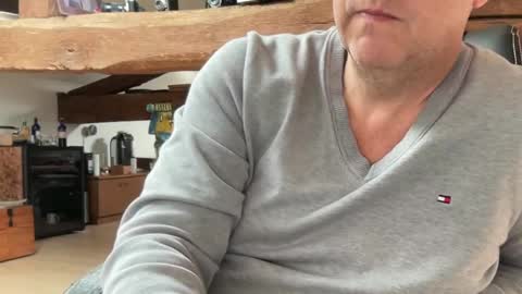 compay69 online show from December 5, 2024, 10:23 am