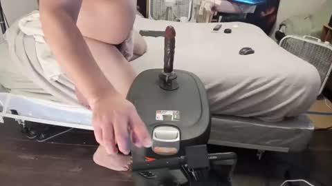 Snapshot of completomuscular chatting on December 31, 2024, 10:12 pm completomuscular online show from December 31, 2024, 10:12 pm