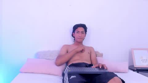 Snapshot of connorsmith__ chatting on December 20, 2025, 12:07 am Connor online show from December 20, 2025, 12:07 am