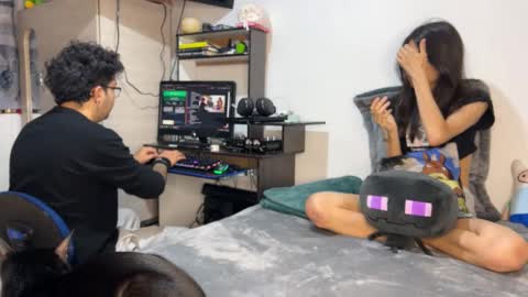 conor_taylor_ online show from September 17, 2025, 2:41 pm