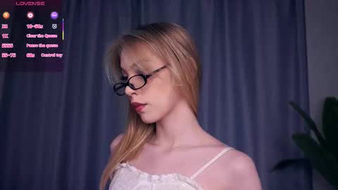 Hello im Sofia Welcme to my room .More hugs and kiss for you online show from November 2, 2025, 6:16 am