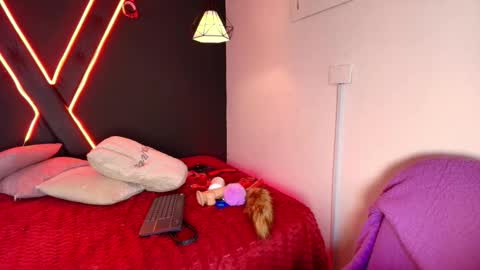 Snapshot of cookie_bit_ chatting on November 9, 2025, 12:20 am cookie_bit_ online show from November 9, 2025, 12:20 am