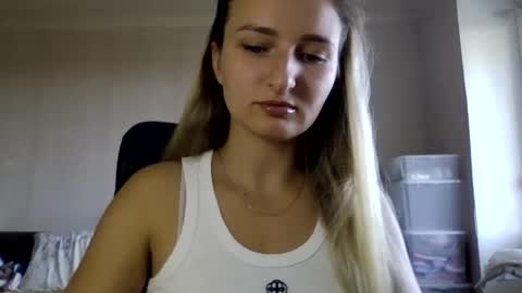 cora_fora online show from September 15, 2025, 7:30 am