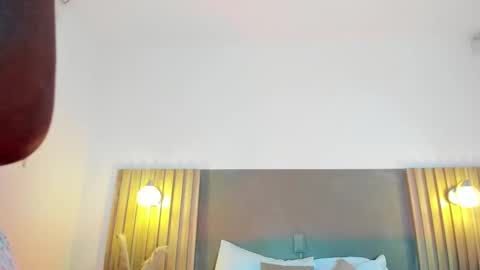 C O R A  L online show from November 29, 2025, 2:14 am