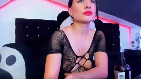 Snapshot of coral_gibson chatting on January 13, 2025, 3:04 pm Coral online show from January 13, 2025, 3:04 pm