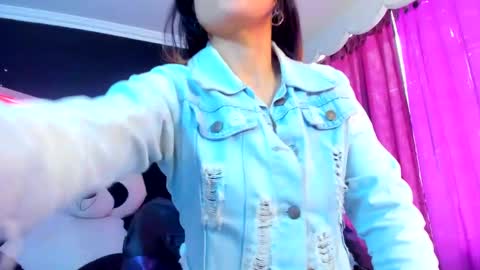 Snapshot of coral_gibson chatting on January 17, 2025, 12:21 pm Coral online show from January 17, 2025, 12:21 pm