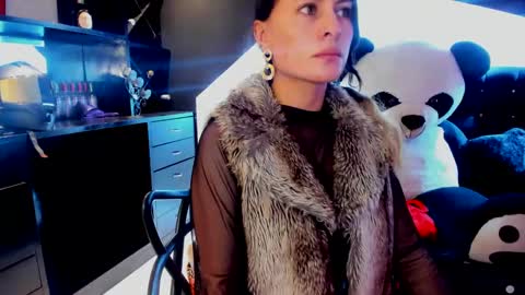 Snapshot of coral_gibson chatting on February 1, 2025, 12:05 pm Coral online show from February 1, 2025, 12:05 pm