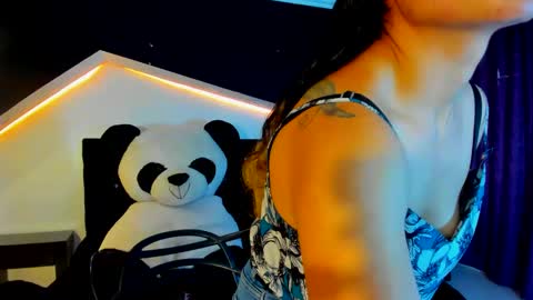 Snapshot of coral_gibson chatting on February 3, 2025, 12:03 pm Coral online show from February 3, 2025, 12:03 pm