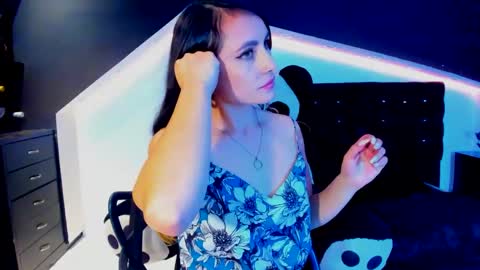Snapshot of coral_gibson chatting on February 3, 2025, 6:07 pm Coral online show from February 3, 2025, 6:07 pm