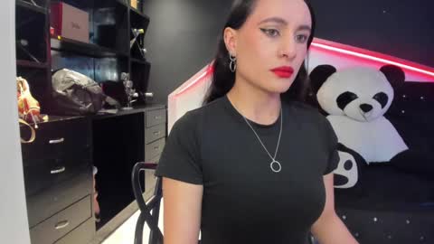 Snapshot of coral_gibson chatting on September 23, 2025, 1:03 pm Coral online show from September 23, 2025, 1:03 pm