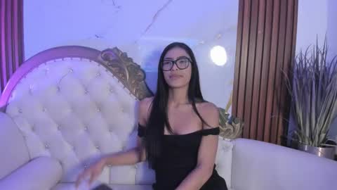 Snapshot of coraliebronson chatting on November 11, 2025, 8:42 pm Coralie Bronson online show from November 11, 2025, 8:42 pm