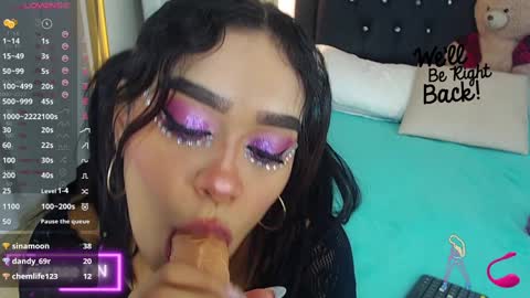 Snapshot of coraline_v chatting on December 9, 2024, 12:40 pm Coraline connected from 10 pm to 6 am Colombia time online show from December 9, 2024, 12:40 pm