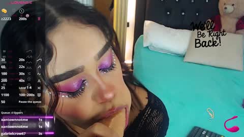 Snapshot of coraline_v chatting on December 18, 2024, 12:51 pm Coraline connected from 10 pm to 6 am Colombia time online show from December 18, 2024, 12:51 pm