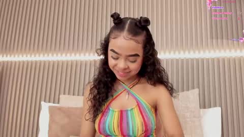 coralineross_ online show from February 12, 2025, 11:29 am