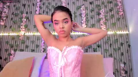 coralineross_ online show from October 31, 2025, 10:27 am