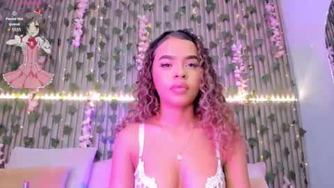 coralineross_ online show from November 1, 2025, 10:12 pm