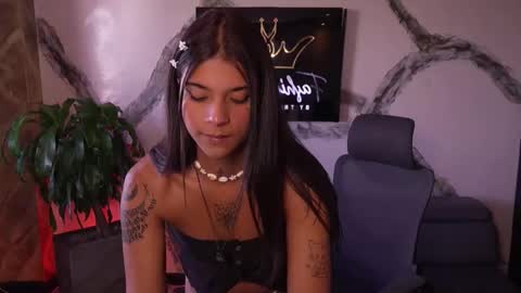 Coral online show from December 3, 2025, 1:42 pm