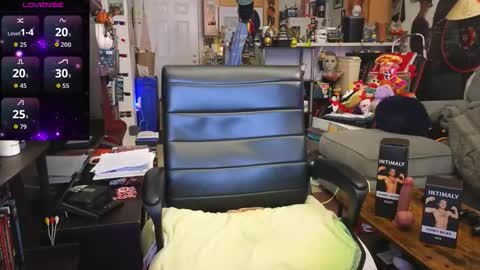 Snapshot of coreyniles96 chatting on October 18, 2025, 1:52 am CoreyNiles96 online show from October 18, 2025, 1:52 am