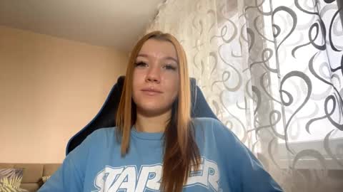 Snapshot of corinnerokusek chatting on November 15, 2025, 10:01 am Emma online show from November 15, 2025, 10:01 am