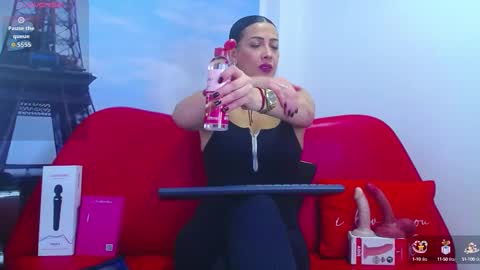 cortney tayler online show from October 4, 2025, 12:14 pm