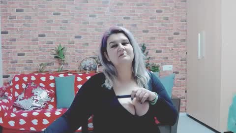 Elisa online show from January 18, 2025, 7:37 pm