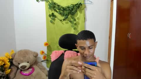 Snapshot of corzoethan chatting on January 29, 2025, 11:35 pm Ethan online show from January 29, 2025, 11:35 pm
