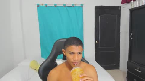 Snapshot of corzoethan chatting on September 30, 2025, 11:54 pm Ethan online show from September 30, 2025, 11:54 pm