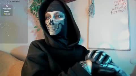 cos_operator online show from October 30, 2025, 7:14 pm