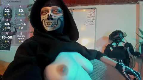 cos_operator online show from November 25, 2025, 8:20 pm