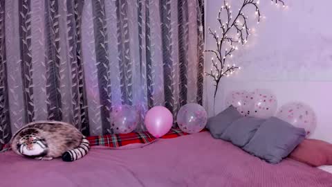 Snapshot of cosmic_girll chatting on February 13, 2025, 8:55 pm Alice online show from February 13, 2025, 8:55 pm