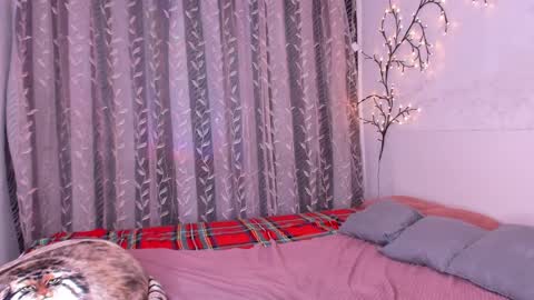 Snapshot of cosmic_girll chatting on March 3, 2025, 4:03 am Alice online show from March 3, 2025, 4:03 am