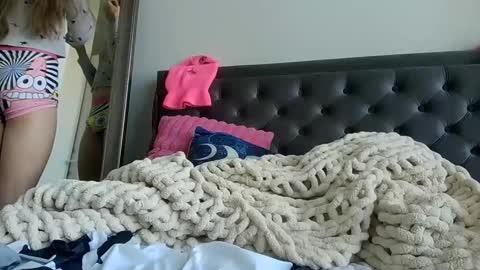 cosmicbae777 online show from November 12, 2025, 3:45 pm