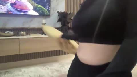 cosmo_blondiee online show from September 18, 2025, 9:00 am