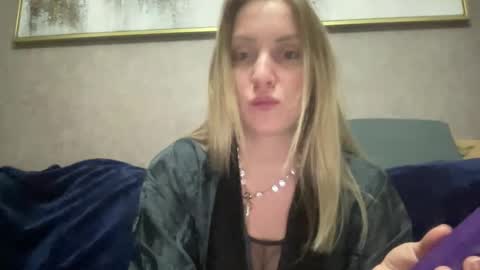 cosmo_blondiee online show from September 26, 2025, 7:18 pm