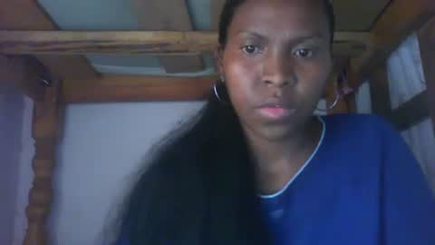 Snapshot of couleur_vanille chatting on December 4, 2024, 11:19 am couleur_vanille online show from December 4, 2024, 11:19 am