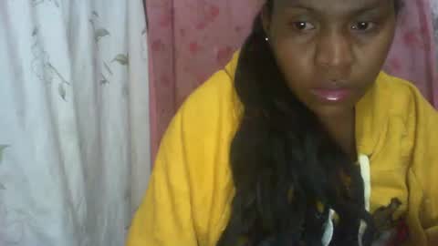 Snapshot of couleur_vanille chatting on September 12, 2025, 1:28 am couleur_vanille online show from September 12, 2025, 1:28 am