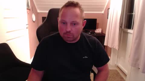 couple3845 online show from October 30, 2025, 8:20 pm